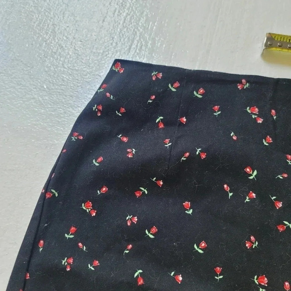 Wild Fable Black Floral Prrint Denim Jeans  Size 6 Skirt Mini Front Slit - Picture 3 of 8